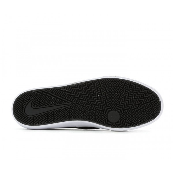 Men's Nike SB Charge Slip Skate Shoes