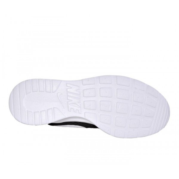 Women's Nike Tanjun Sneakers